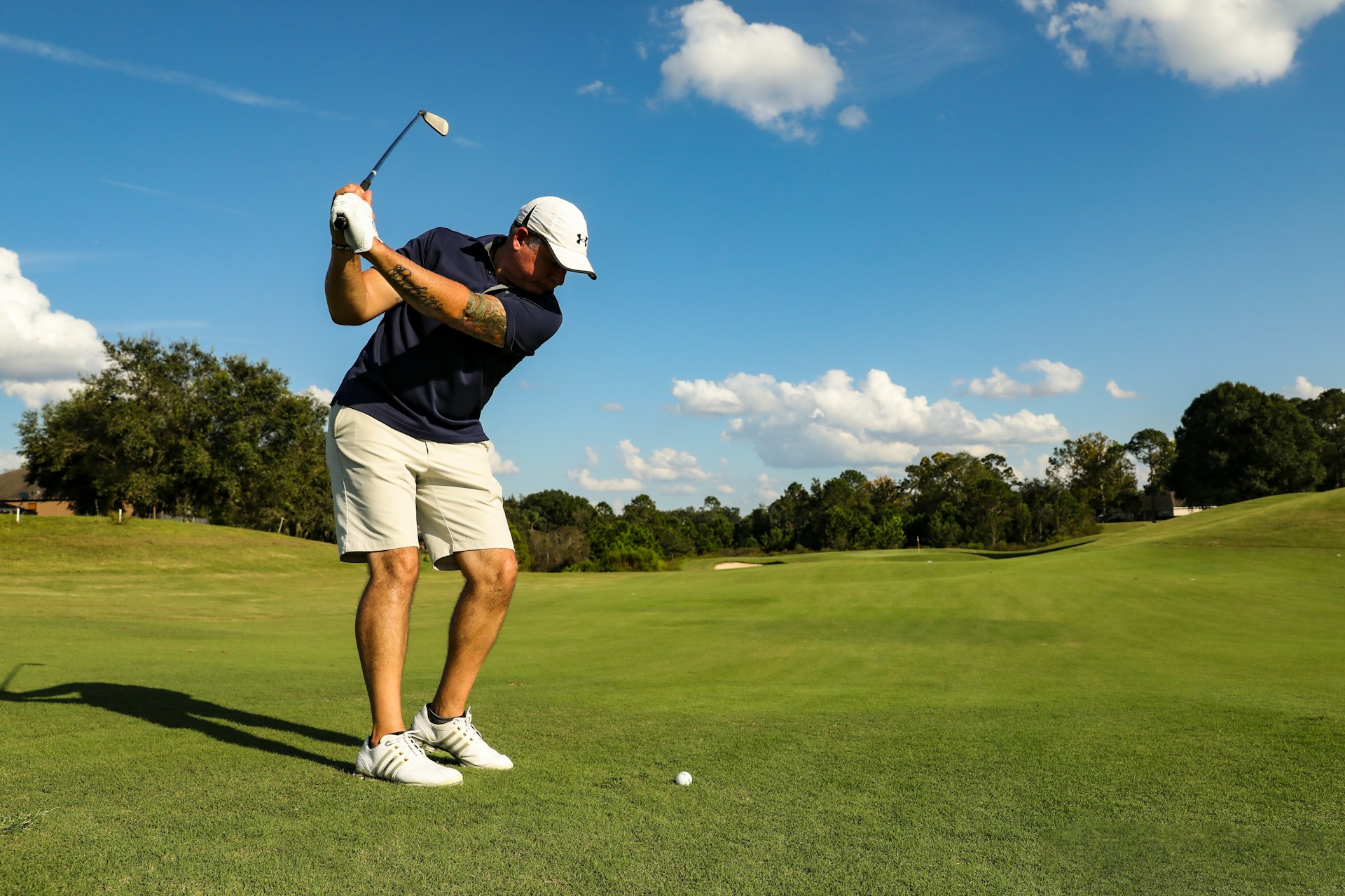 How to Hit a Golf Ball Perfectly for Beginners